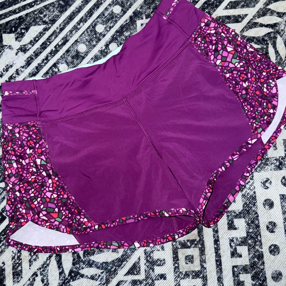 Lululemon Purple Patterned Women's Shorts size 6